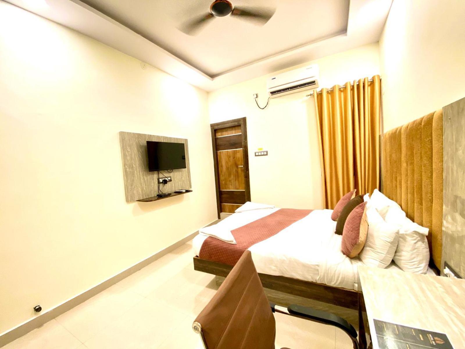 Hotel Sky International- Airport Zone Hyderabad Samsabad Kültér fotó